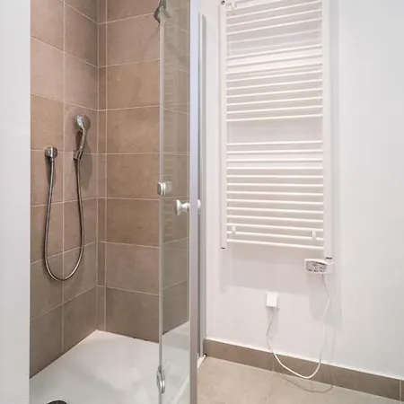 Sleeps 12 With Pool Air Con And Wifi Willa Slatine