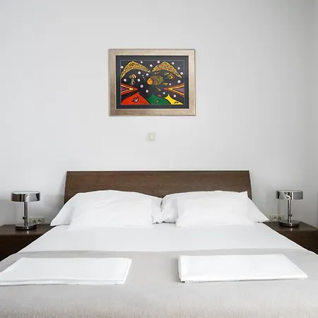 Sleeps 12 With Pool Air Con And Wifi *